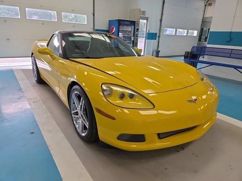 Used 2006 Chevrolet Corvette Coupe w/ Preferred Equipment Group RWD image 6
