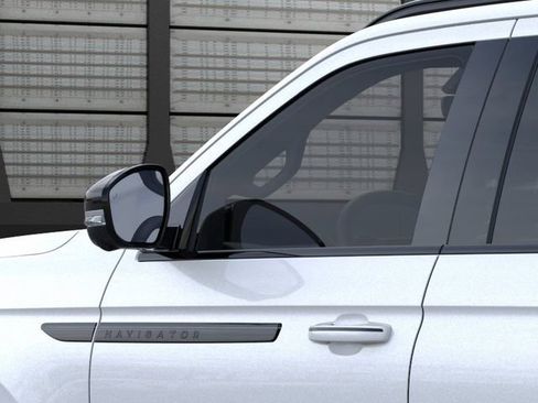 New 2026 Lincoln Navigator L Reserve AWD/4WD image 21