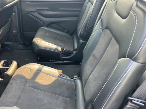 Used 2023 Jeep Grand Cherokee L Laredo AWD/4WD image 14