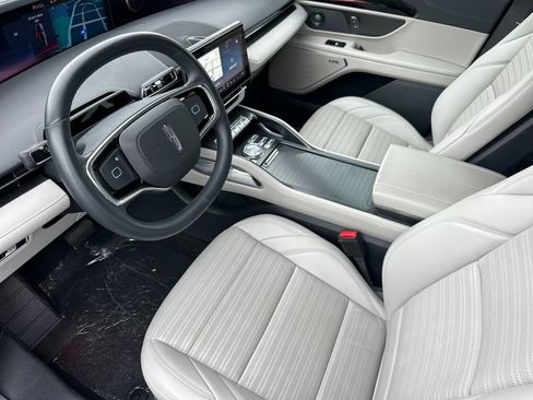 New 2026 Lincoln Nautilus Reserve AWD/4WD image 9