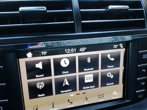 Used 2017 Lincoln Continental Reserve w/ Technology Package image 17