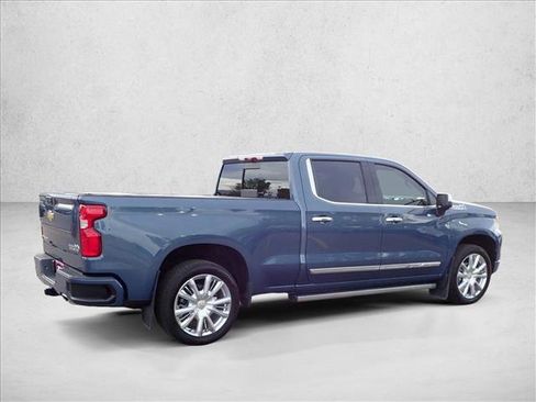 Used 2024 Chevrolet Silverado 1500 High Country w/ High Country Premium Package AWD/4WD image 4