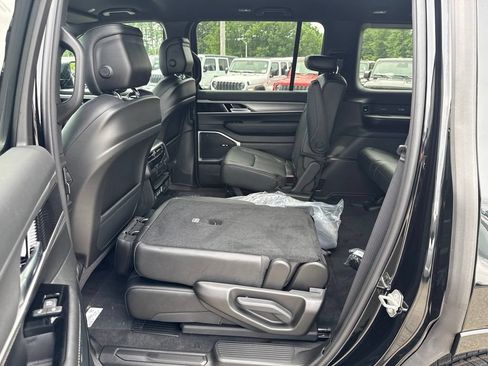 New 2026 Jeep Grand Wagoneer Limited AWD/4WD image 22