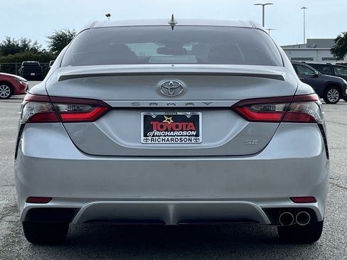 Used 2024 Toyota Camry SE FWD image 5