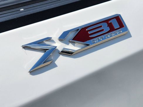Used 2024 GMC Sierra 1500 SLT AWD/4WD image 13