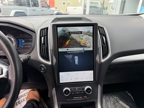 Used 2024 Ford Edge SEL image 17