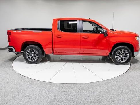 Used 2024 Chevrolet Silverado 1500 LT image 26