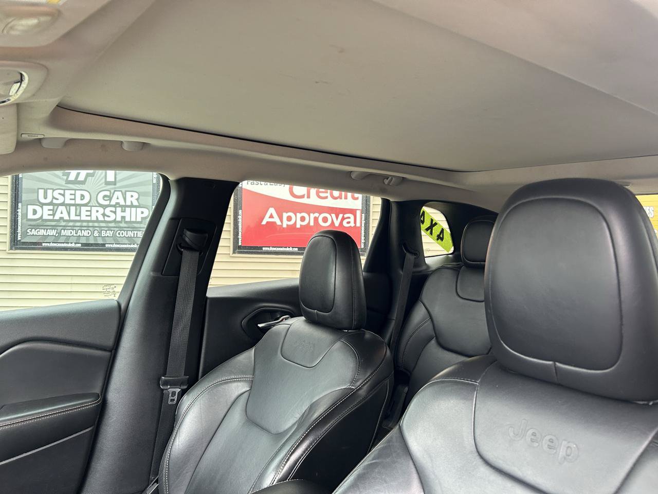 Used 2018 Jeep Cherokee Limited w/ Technology Group AWD/4WD image 18