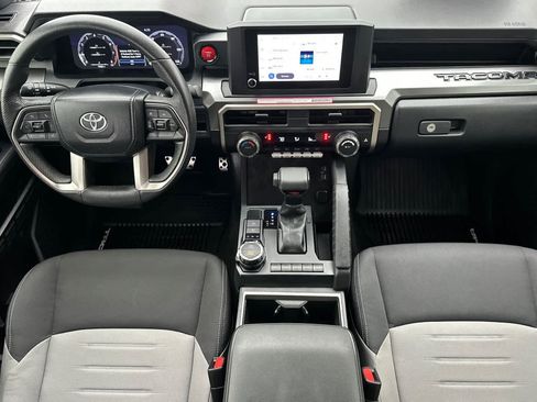 Used 2024 Toyota Tacoma TRD Sport image 3