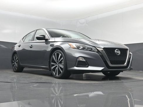 Used 2021 Nissan Altima 2.5 SR FWD image 32