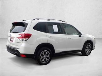 Used 2023 Subaru Forester Premium w/ Popular Package #2 AWD/4WD video 4