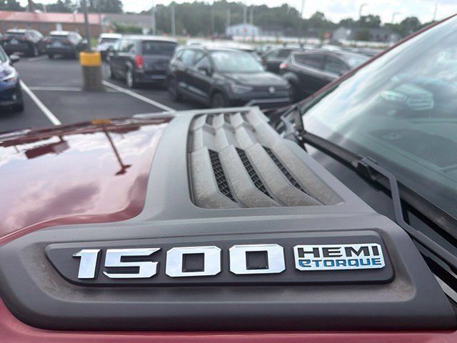 Used 2022 RAM 1500 Laramie w/ Sport Appearance Package AWD/4WD image 9