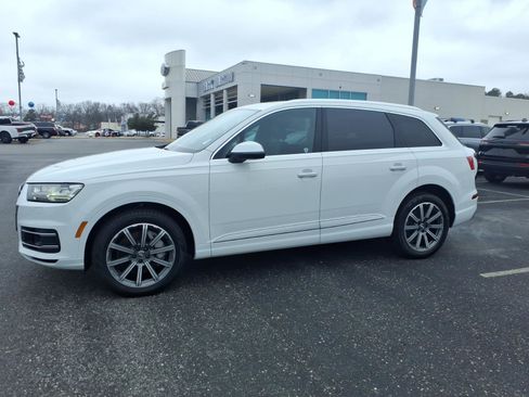 Used 2018 Audi Q7 3.0T Prestige image 3