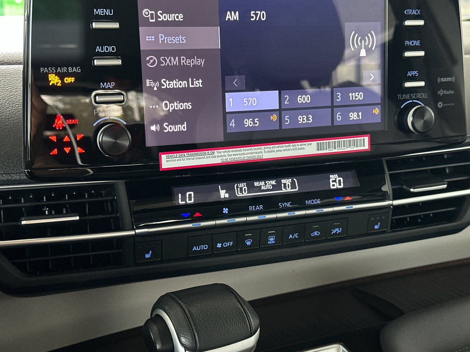 Used 2024 Toyota Sienna XLE FWD image 20
