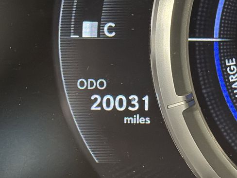 Used 2022 Lexus ES 300h F Sport image 5