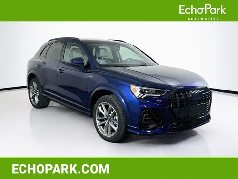 Used 2023 Audi Q3 2.0T Premium w/ Black Optic Sport Package AWD/4WD image 1