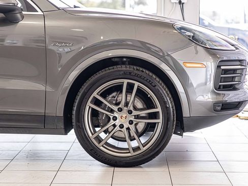 Used 2021 Porsche Cayenne E-Hybrid image 12