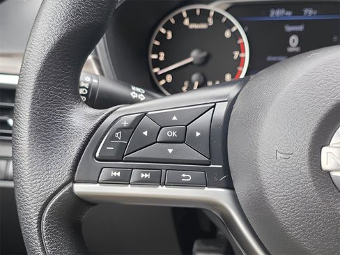 Used 2024 Nissan Altima 2.5 SV image 20