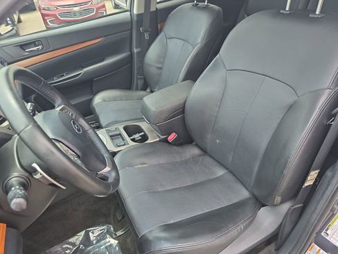 Used 2013 Subaru Outback 2.5i Limited w/ Popular Pkg 3 AWD/4WD image 17
