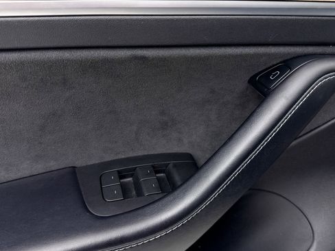 Used 2021 Tesla Model 3 Performance image 28