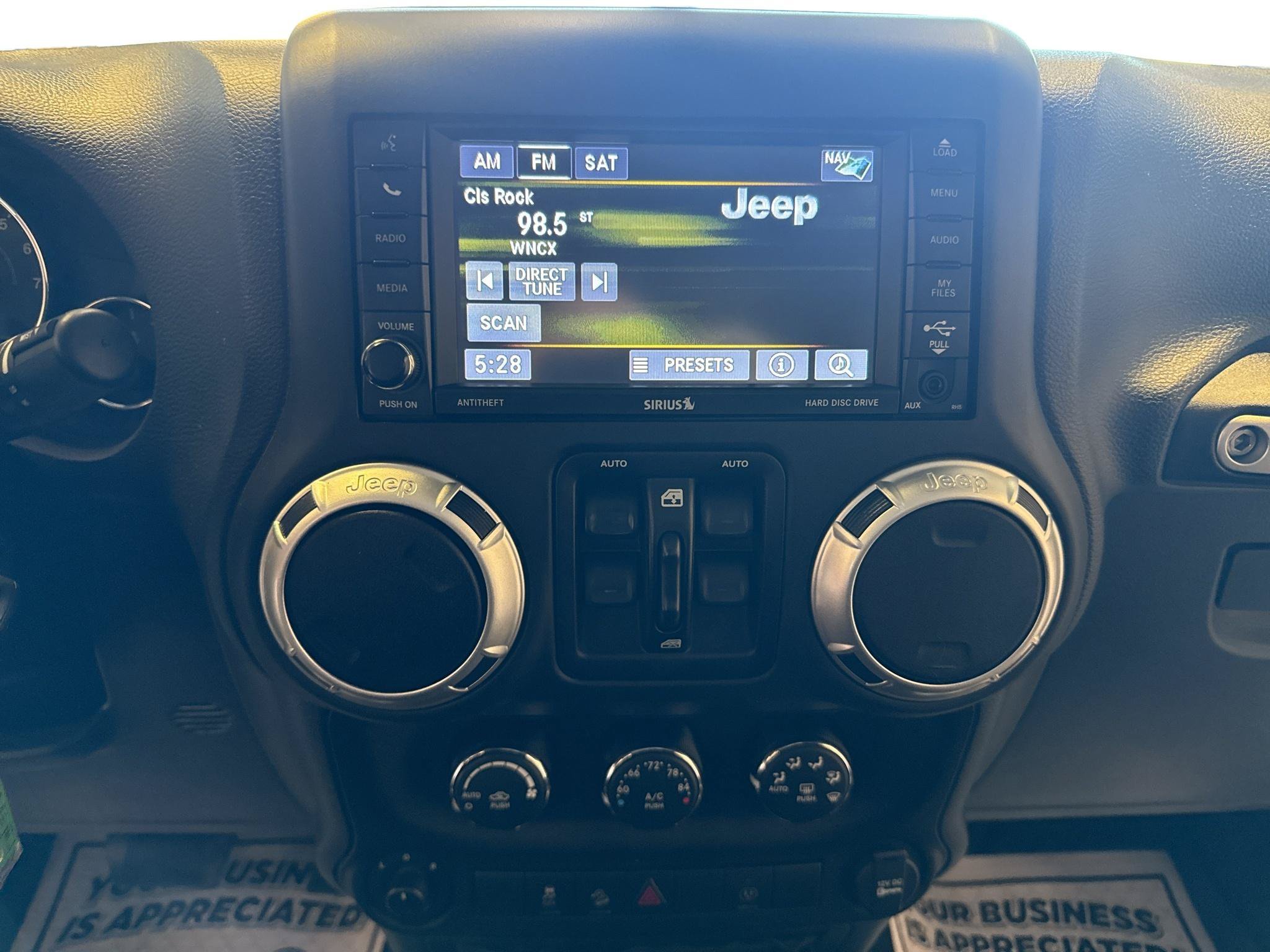 Used 2016 Jeep Wrangler Unlimited Sahara w/ Dual Top Group AWD/4WD image 13