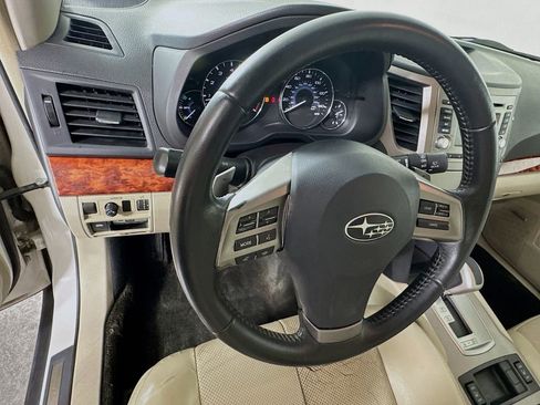 Used 2012 Subaru Outback 2.5i Limited image 11