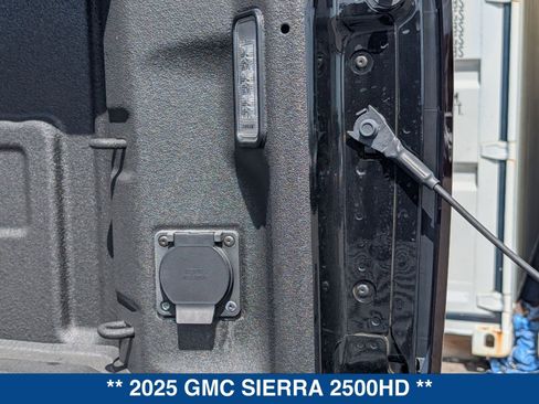 Used 2025 GMC Sierra 2500 Denali w/ Denali Reserve Package image 14