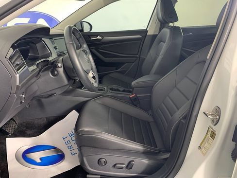 Used 2023 Volkswagen Jetta SE w/ Panoramic Sunroof Package FWD image 15