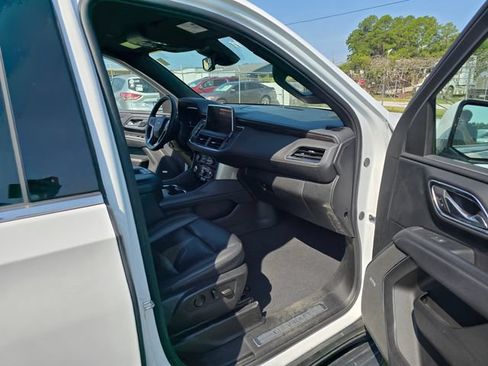 Used 2024 Chevrolet Suburban LT RWD image 38