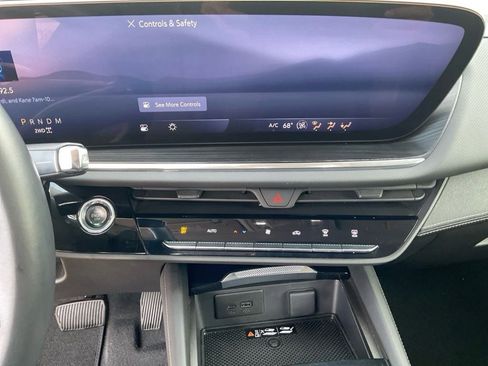 Used 2024 Buick Envision Preferred image 11