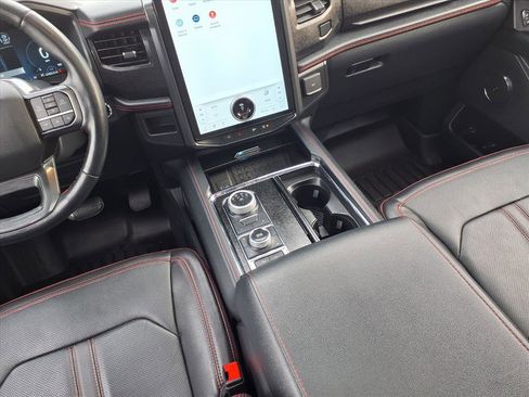 Used 2022 Ford Expedition Max Limited image 13