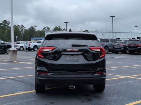 Used 2023 GMC Terrain SLT w/ Elevation Edition FWD image 4