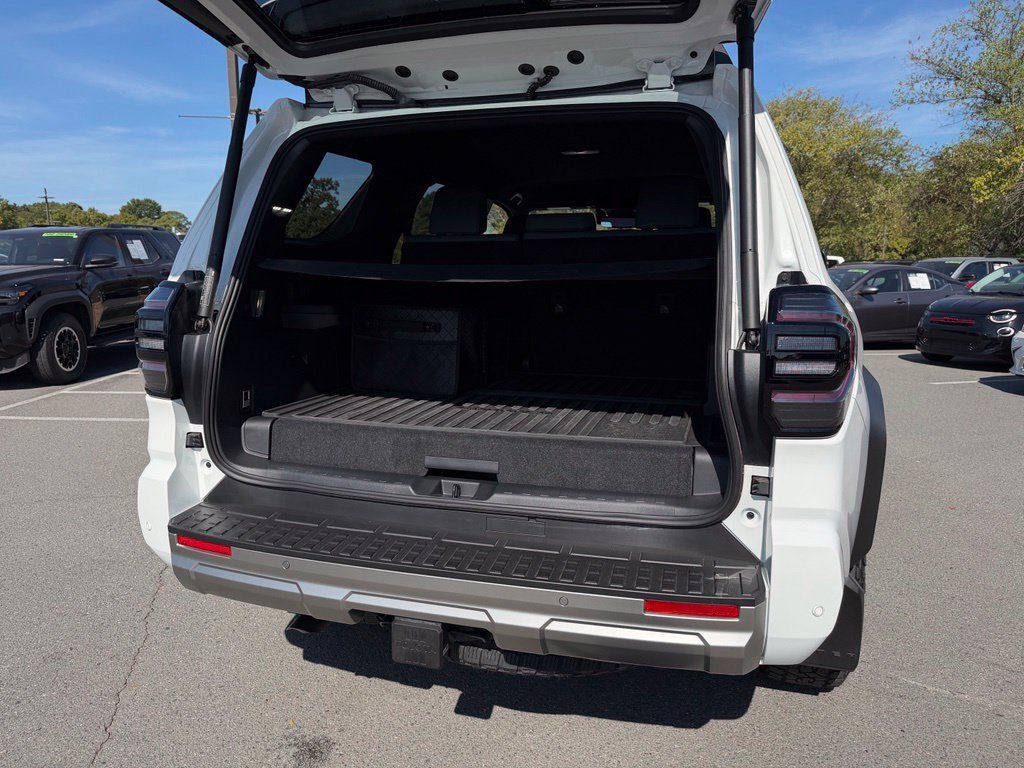 Used 2025 Toyota 4Runner Trailhunter AWD/4WD image 9