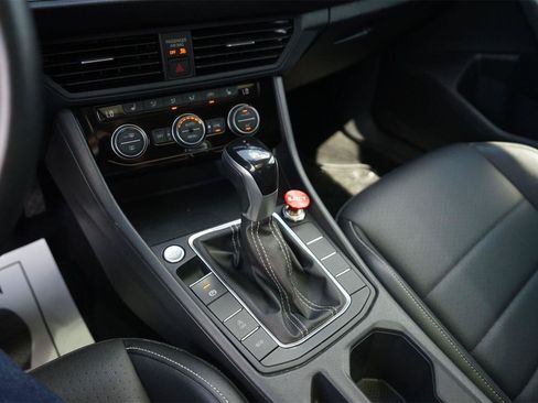 Used 2022 Volkswagen Jetta SE FWD image 28