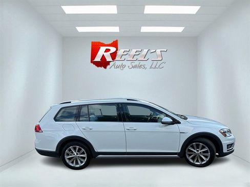 Used 2017 Volkswagen Golf Alltrack SE AWD/4WD image 27
