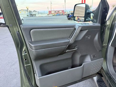 Used 2005 Nissan Titan LE w/ (T01) Tow Pkg image 12