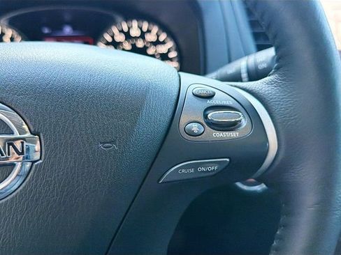 Used 2020 Nissan Pathfinder Platinum image 39