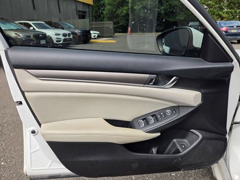 Used 2018 Honda Accord LX image 10