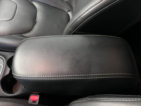 Used 2019 Jeep Cherokee Limited image 34