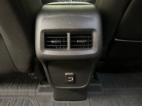 Certified 2022 GMC Terrain SLE w/ Driver Convenience Package image 32