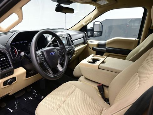 Used 2021 Ford F250 XLT w/ XLT Premium Package AWD/4WD image 8