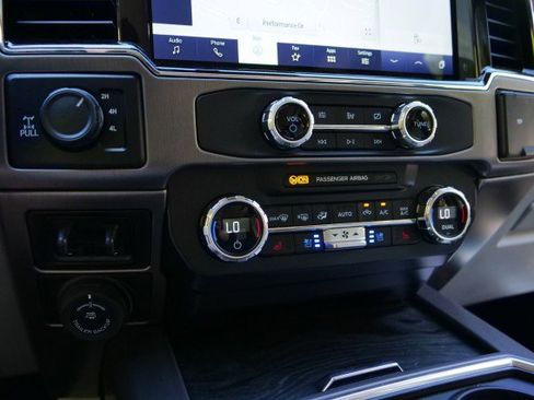 Used 2022 Ford F250 Limited image 27