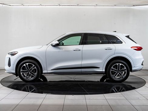 Certified 2025 Audi Q5 Premium w/ 19" Wheel Package AWD/4WD image 5