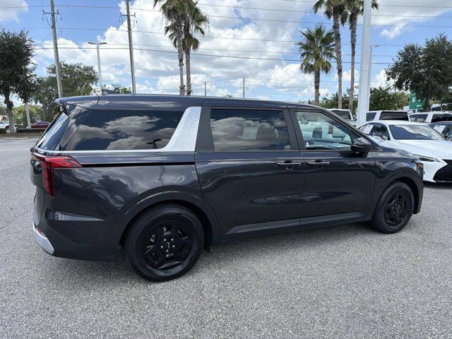 Used 2025 Kia Carnival FWD image 2
