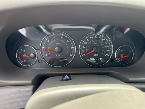 Used 2005 Chrysler Sebring Sedan FWD image 33