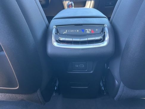 New 2025 Cadillac XT6 Luxury image 40