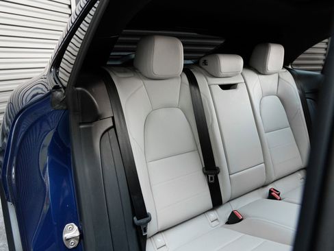 Certified 2025 Porsche Macan 4S Electric AWD/4WD image 35