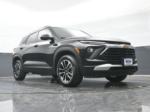 Used 2024 Chevrolet TrailBlazer LT w/ LT Cold Weather Package image 37