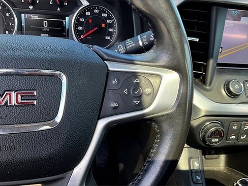 Used 2018 GMC Acadia SLT image 17