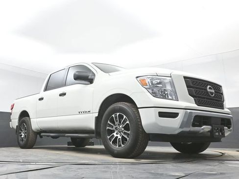 Used 2024 Nissan Titan SV w/ Accessory Utility Package image 39